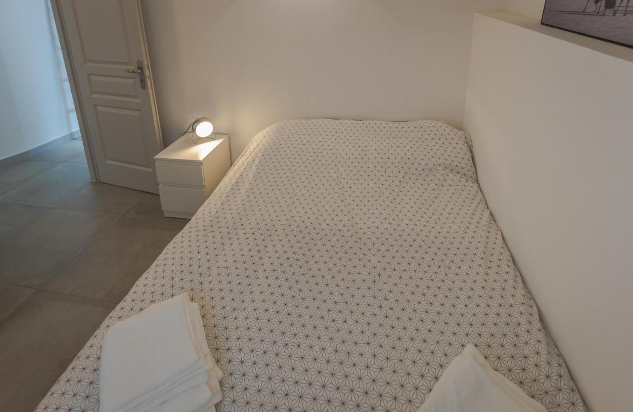 Appartement Terrasse Climatise Calme En Centre-Ville LʼIsle-sur-la-Sorgue Exteriör bild