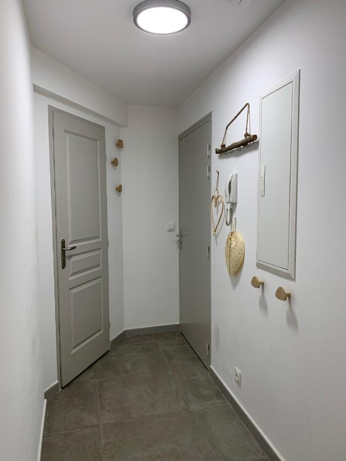 Appartement Terrasse Climatise Calme En Centre-Ville LʼIsle-sur-la-Sorgue Exteriör bild